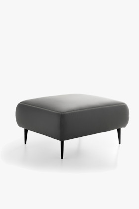 Designhocker Forma aus Leder oder Stoff – stilvoll & bequem